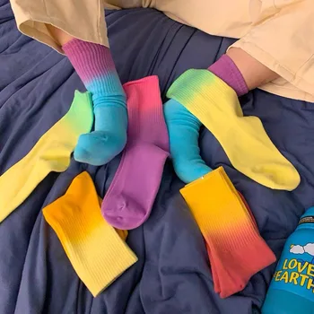 Чорапи със средна дължина, с розови наклон, боядисани в цвят, ins, трендови чорапи улично цвят, мъжки и женски сдвоени чорапи на едро