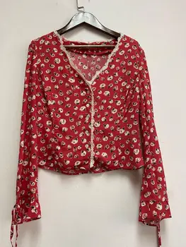 Дамска блуза с V-образно деколте и цветисти принтом, най-риза с кружевными детайли в стил мозайка